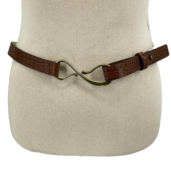 Coldwater Creek Brown Embossed Leather Gold Tone Hook Buckle Adjustable Belt S/M - Picture 1 of 12